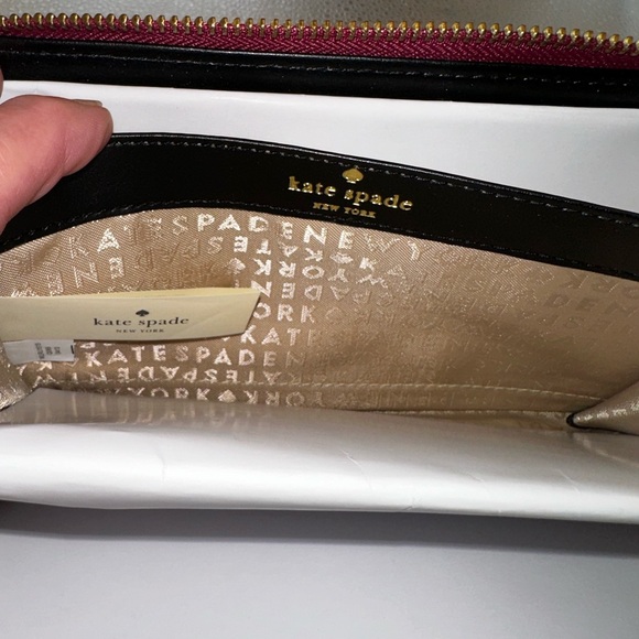 Gorgeous NWT hot pink Kate Spade wallet. - Picture 3 of 6